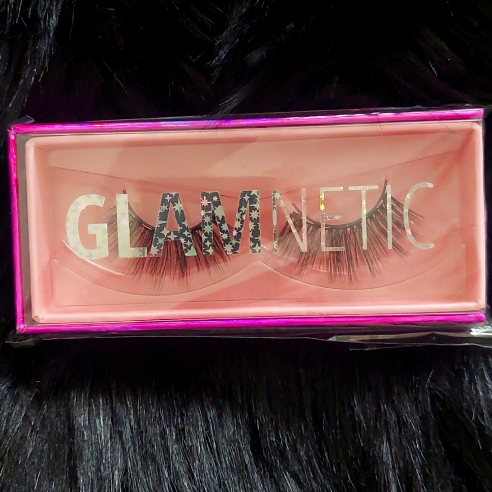 Glamnetic Viral Lashes